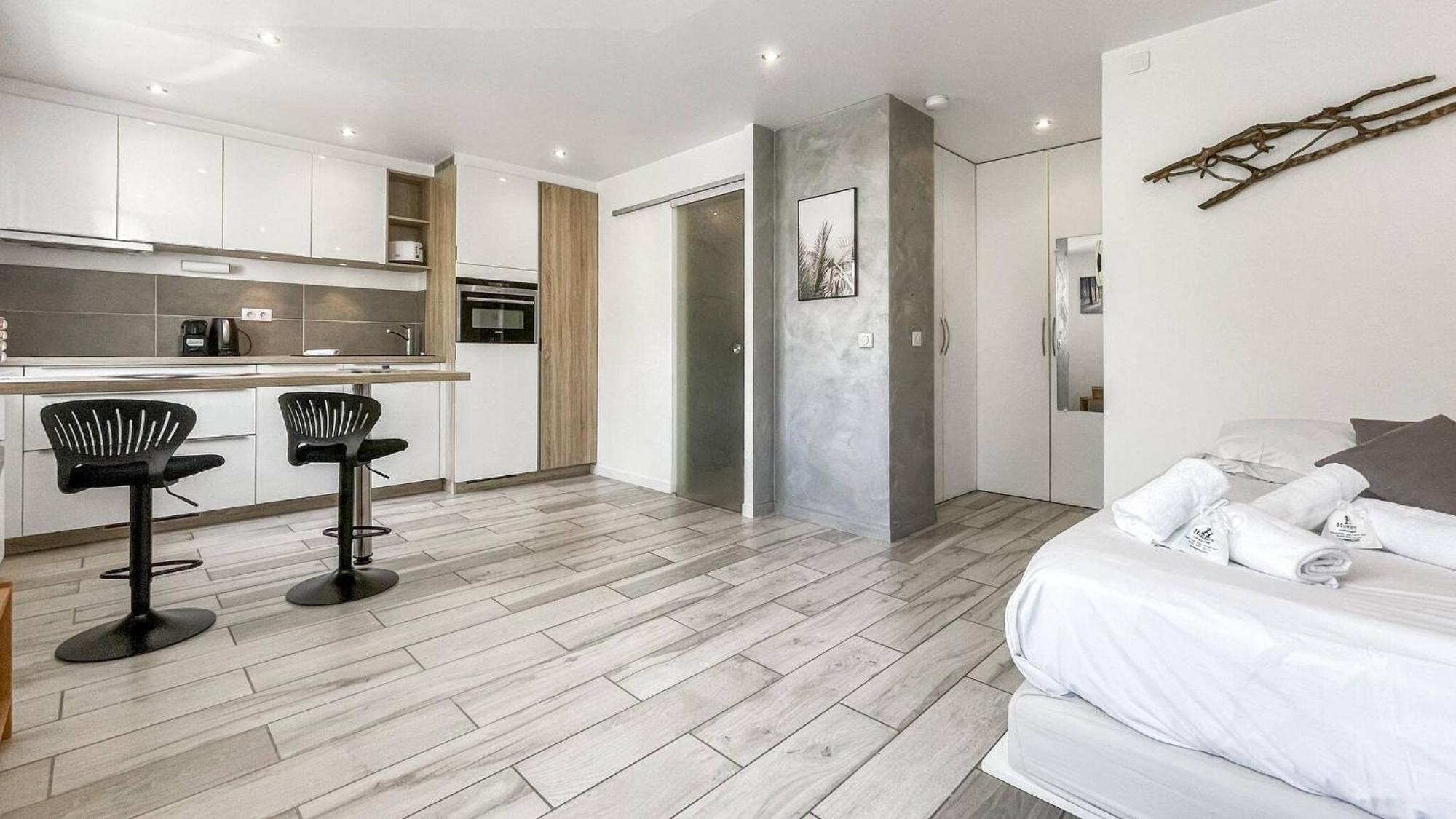 HOMEY TIDY - NEW / Proche Centre Annecy / Parking gratuit / Logement entièrement équipé Exterior foto
