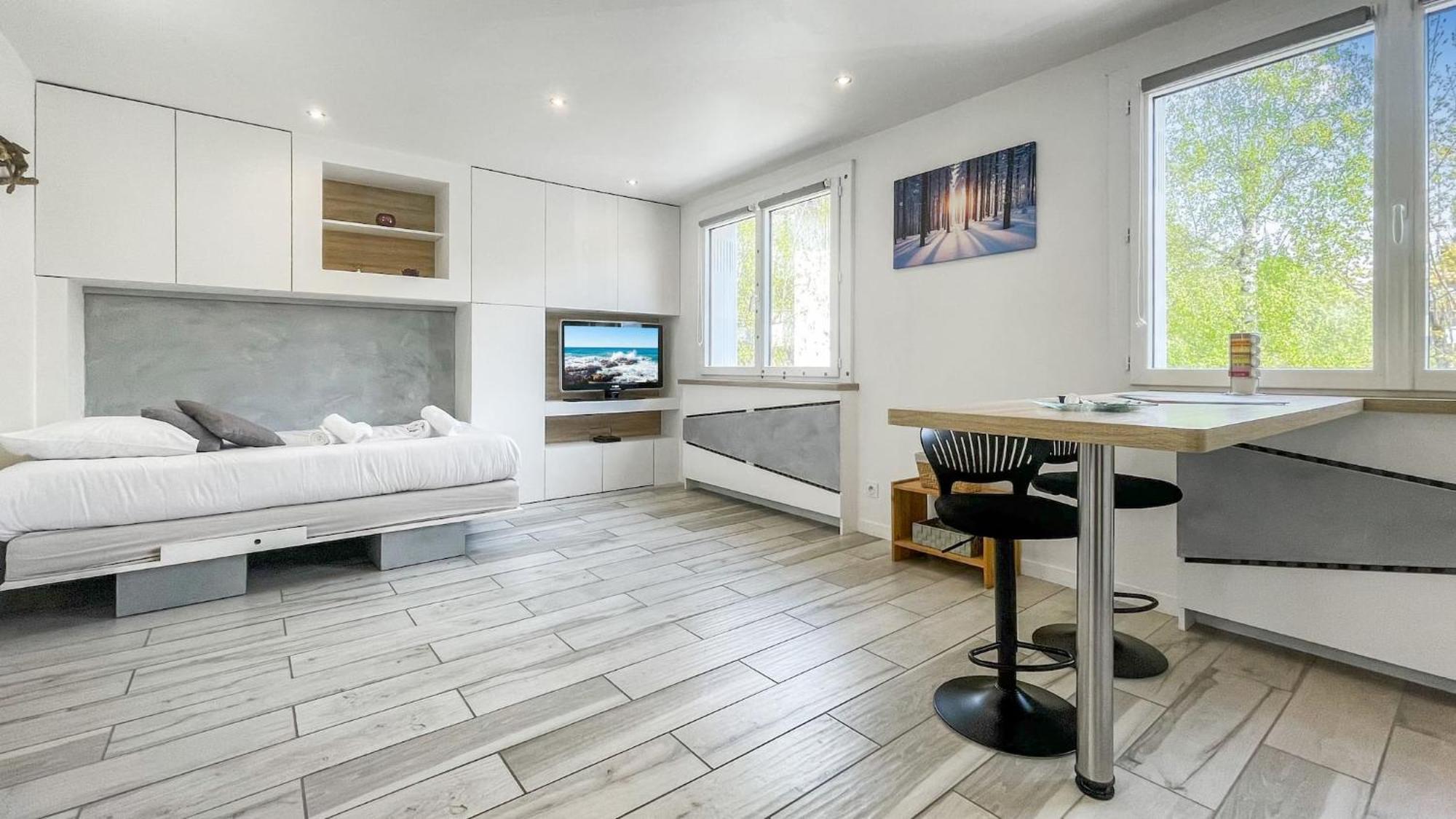HOMEY TIDY - NEW / Proche Centre Annecy / Parking gratuit / Logement entièrement équipé Exterior foto